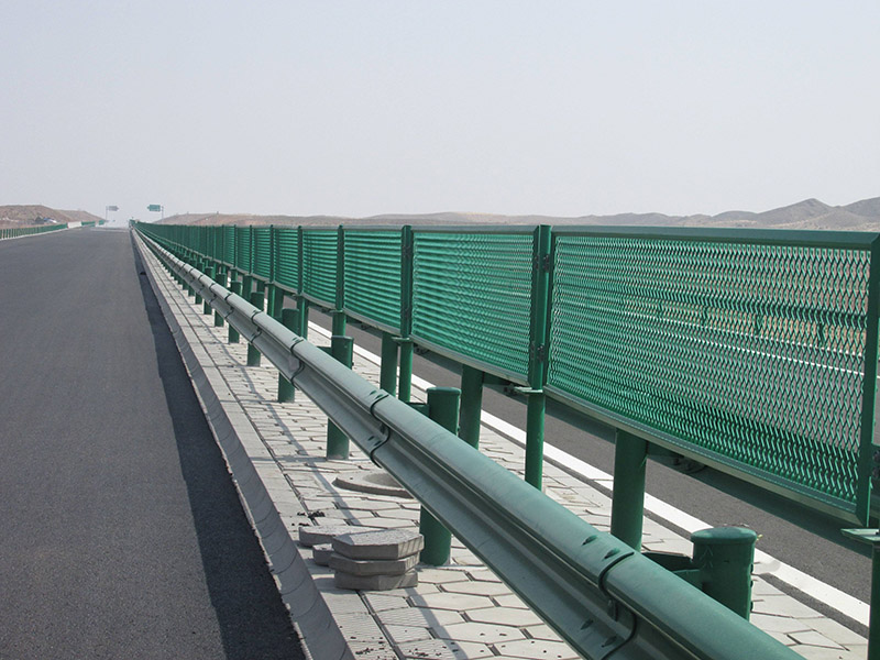 护栏板
